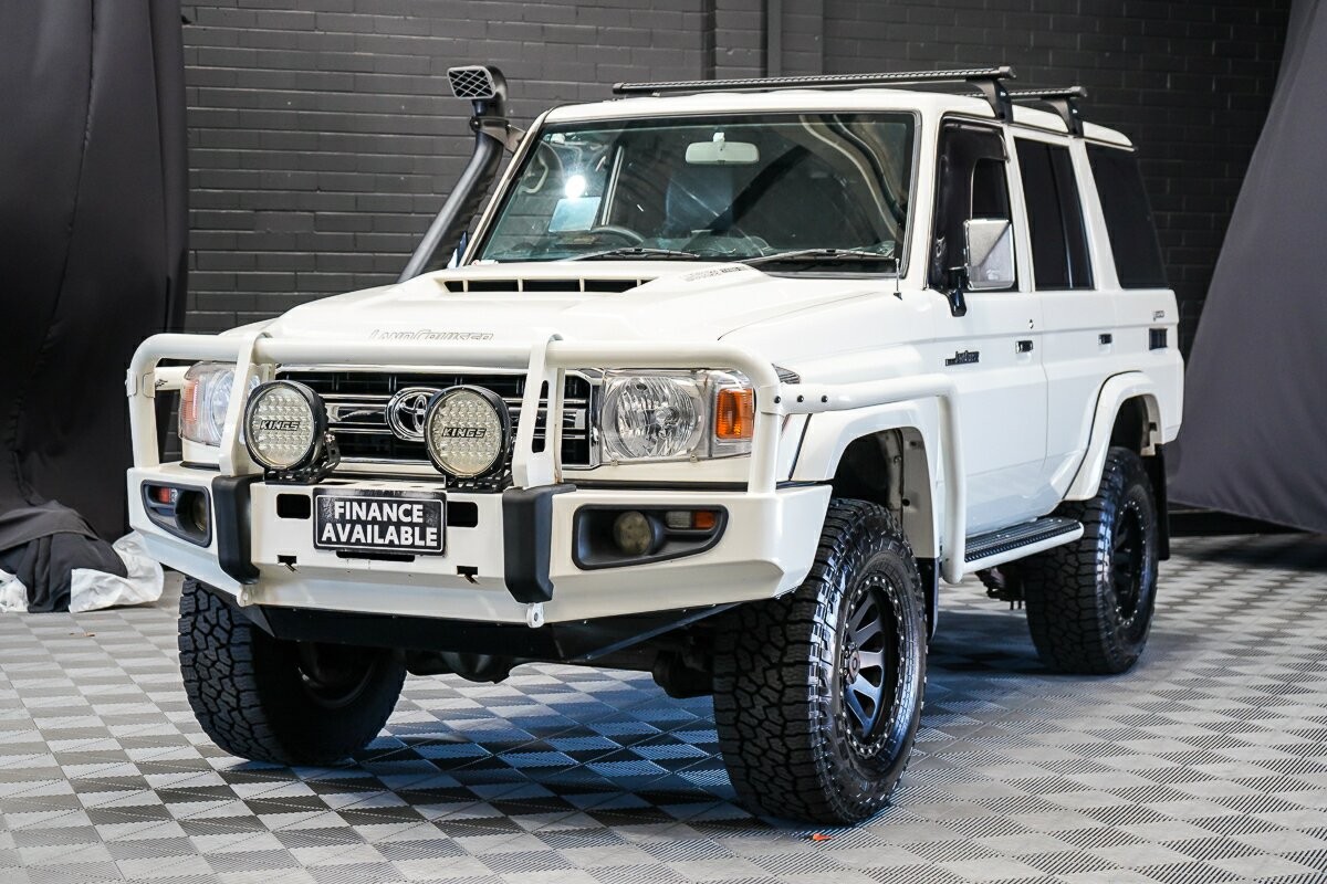Toyota Landcruiser image 4