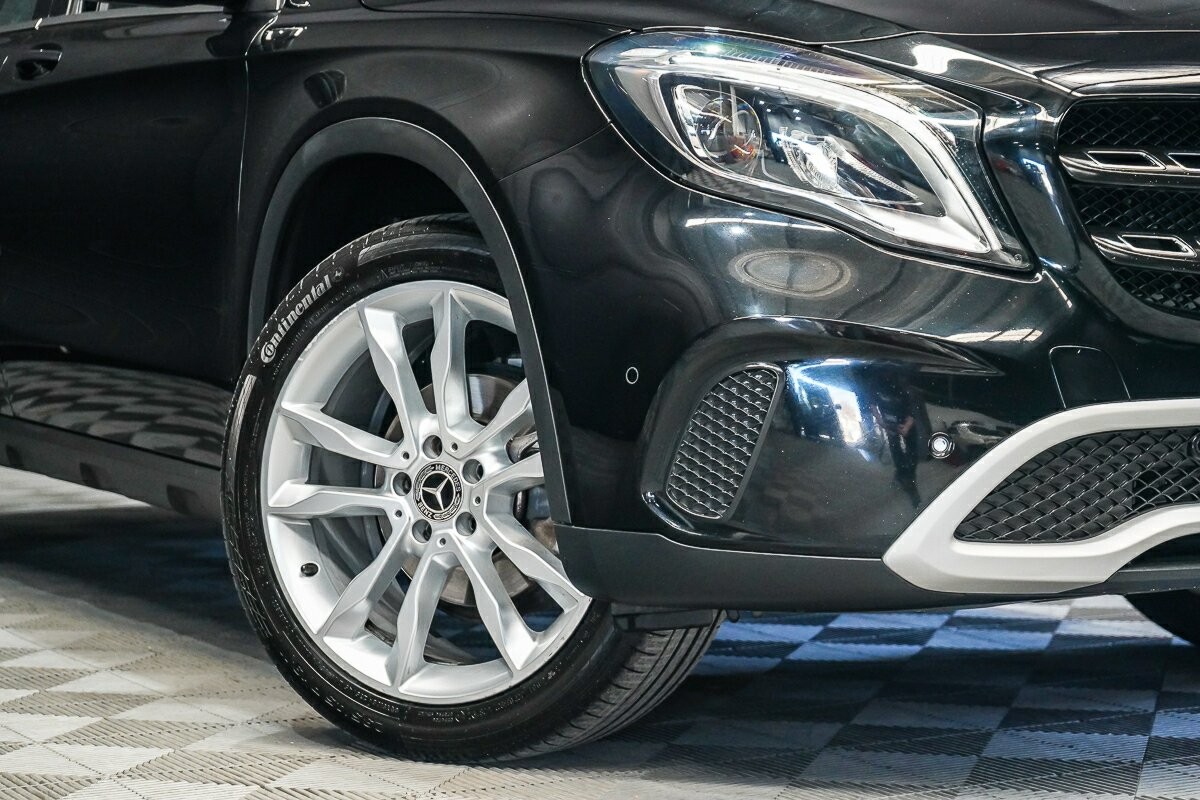 Mercedes Benz Gla-class image 2