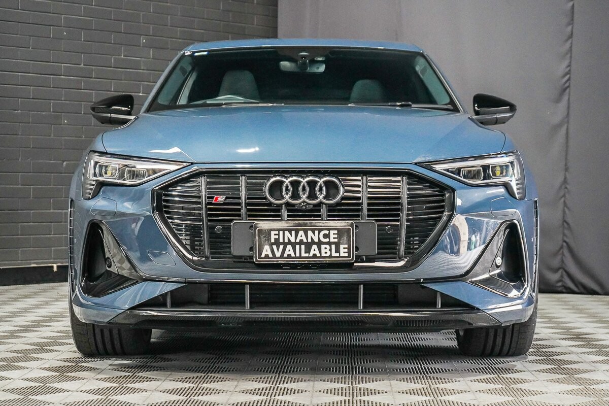 Audi E-tron image 3