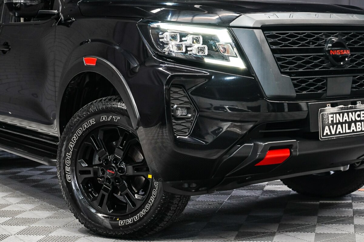 Nissan Navara image 2