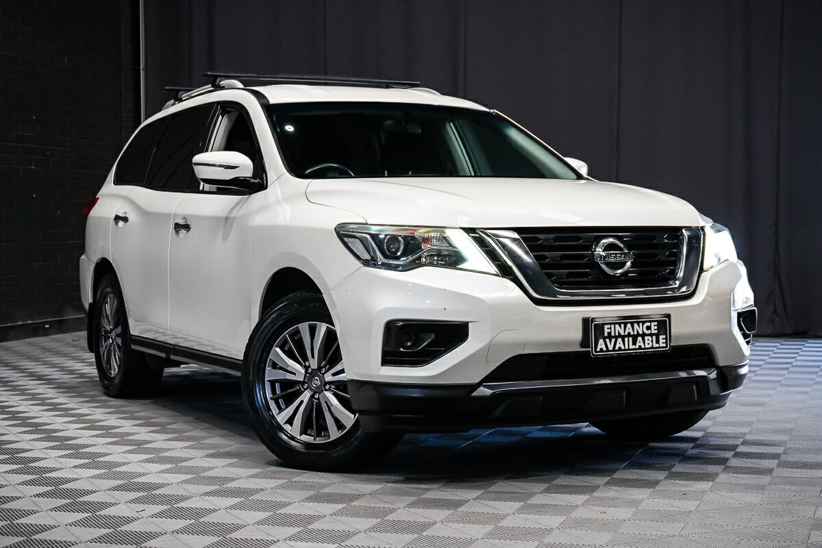 Nissan Pathfinder image 1