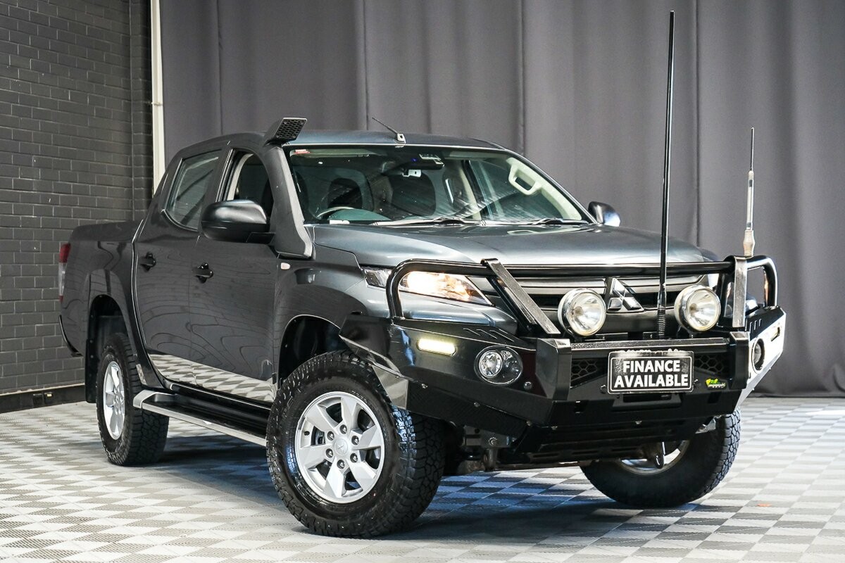 Mitsubishi Triton image 1