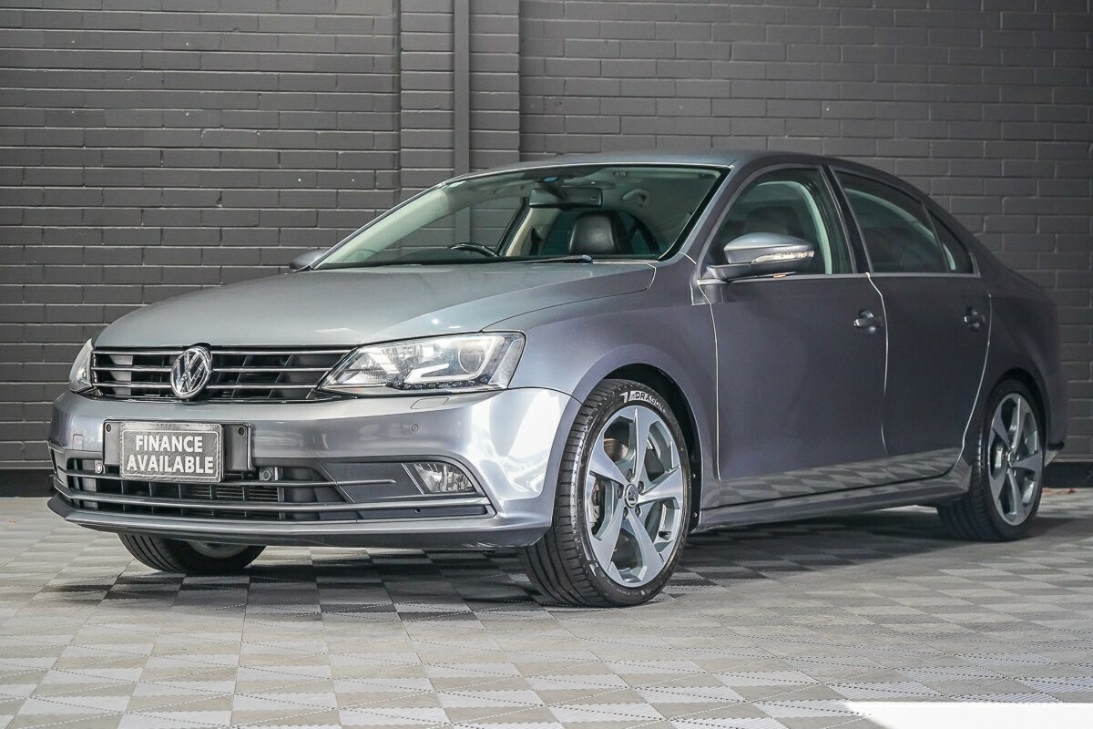 Volkswagen Jetta image 4