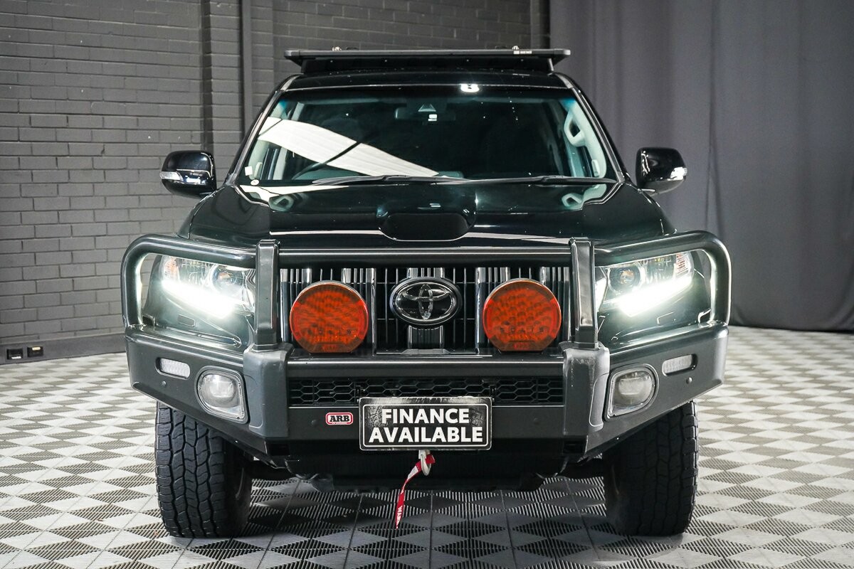 Toyota Landcruiser Prado image 3