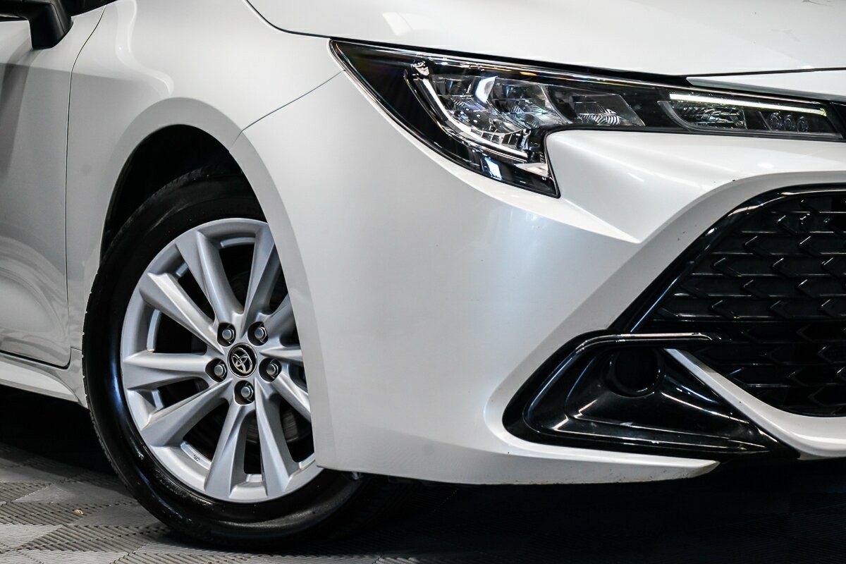 Toyota Corolla image 2