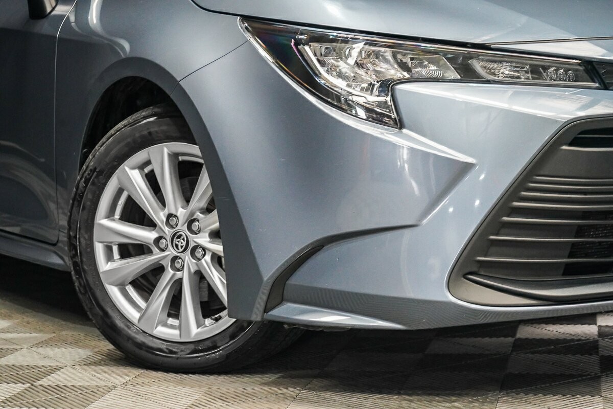 Toyota Corolla image 2
