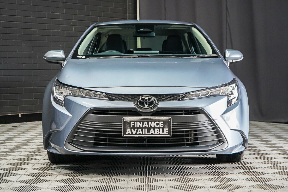 Toyota Corolla image 3