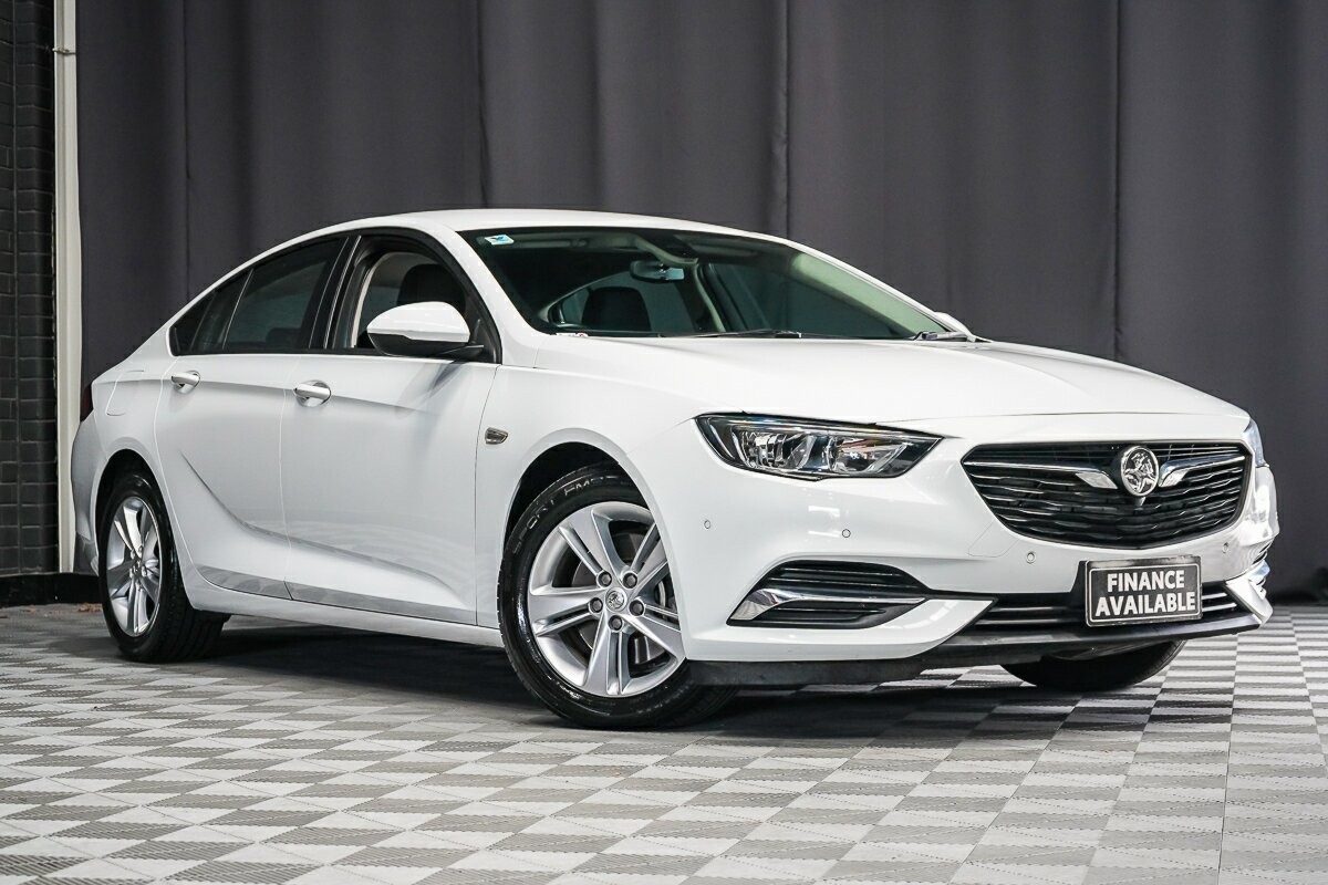 Holden Commodore image 1