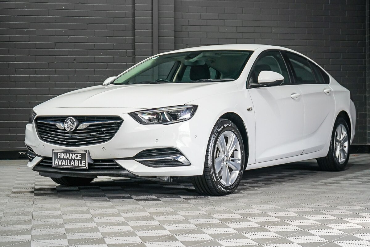 Holden Commodore image 4