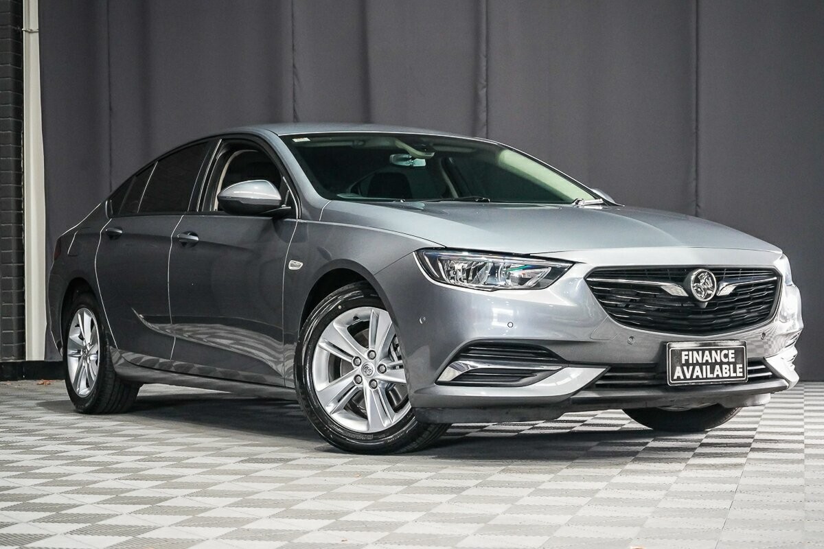 Holden Commodore image 1