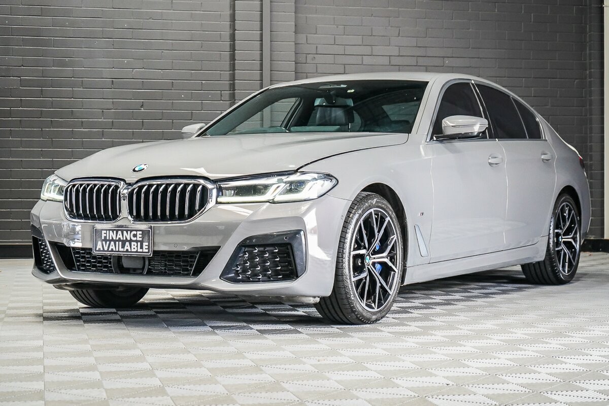 BMW 5 Series image 4
