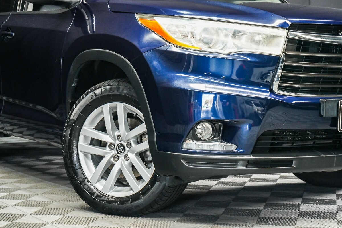 Toyota Kluger image 2