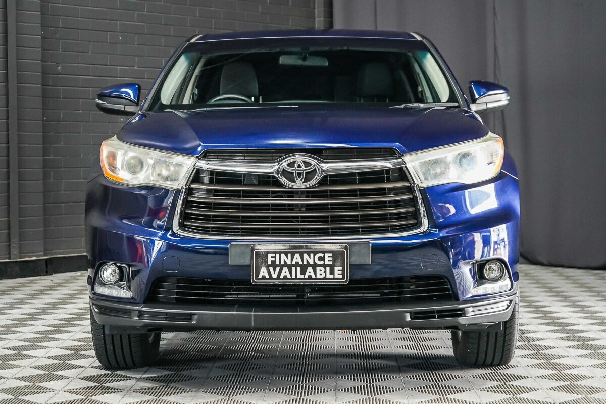 Toyota Kluger image 3