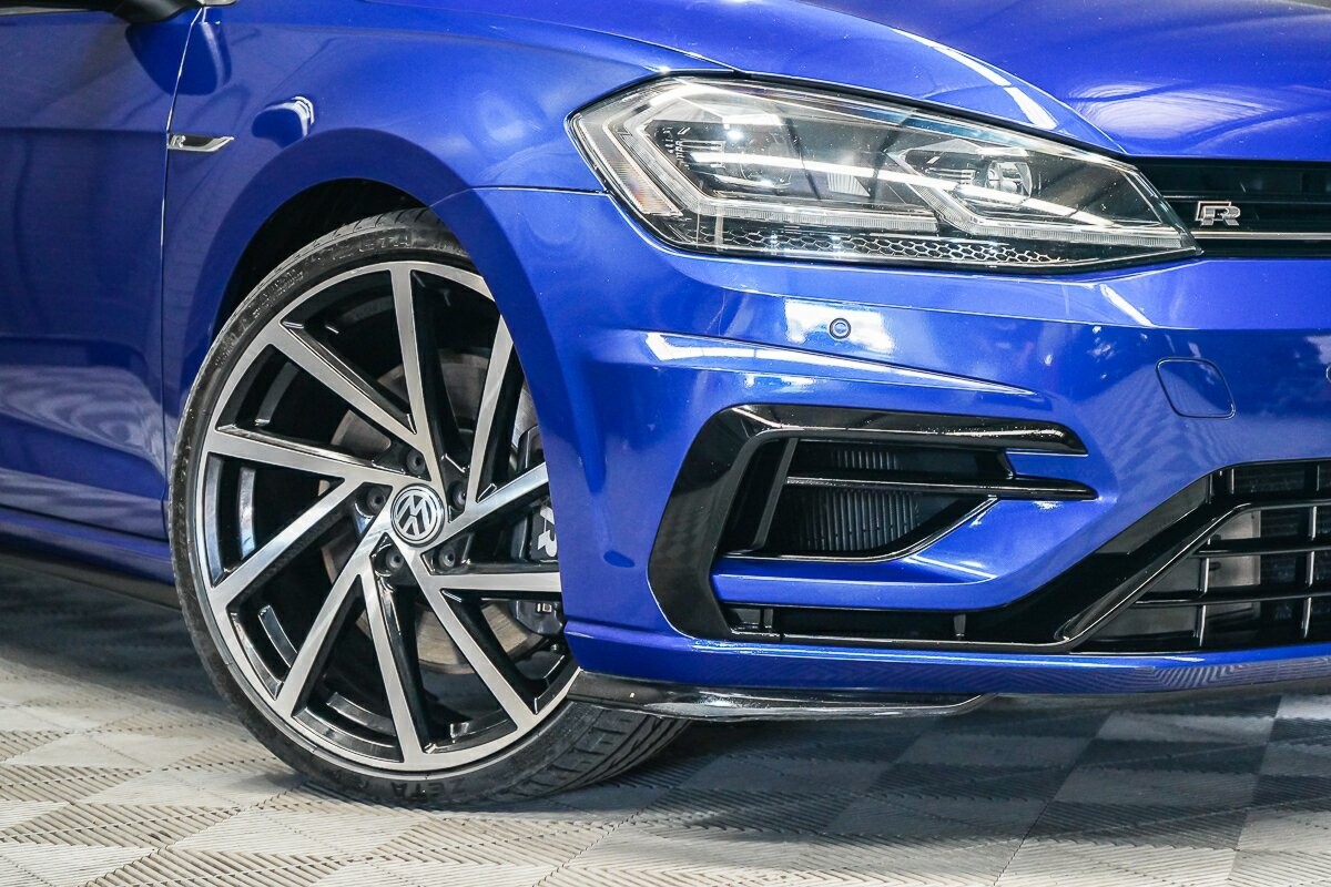 Volkswagen Golf image 2