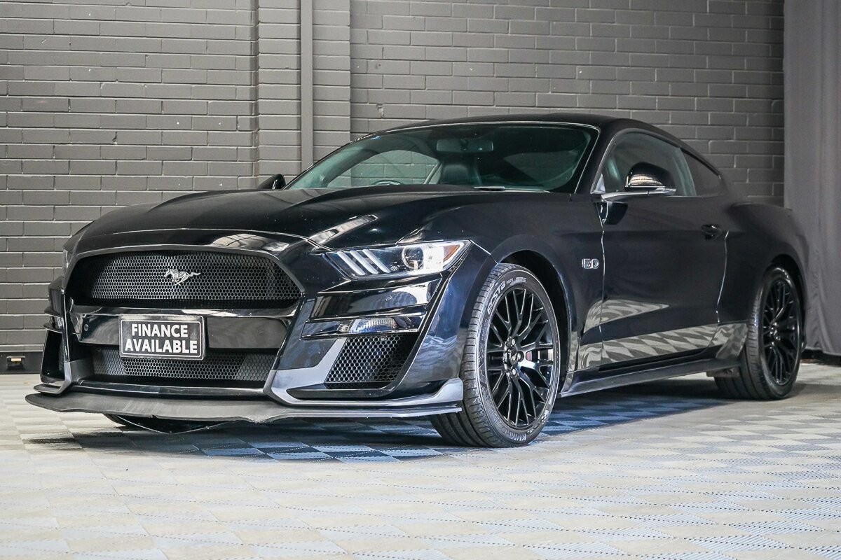 Ford Mustang image 4