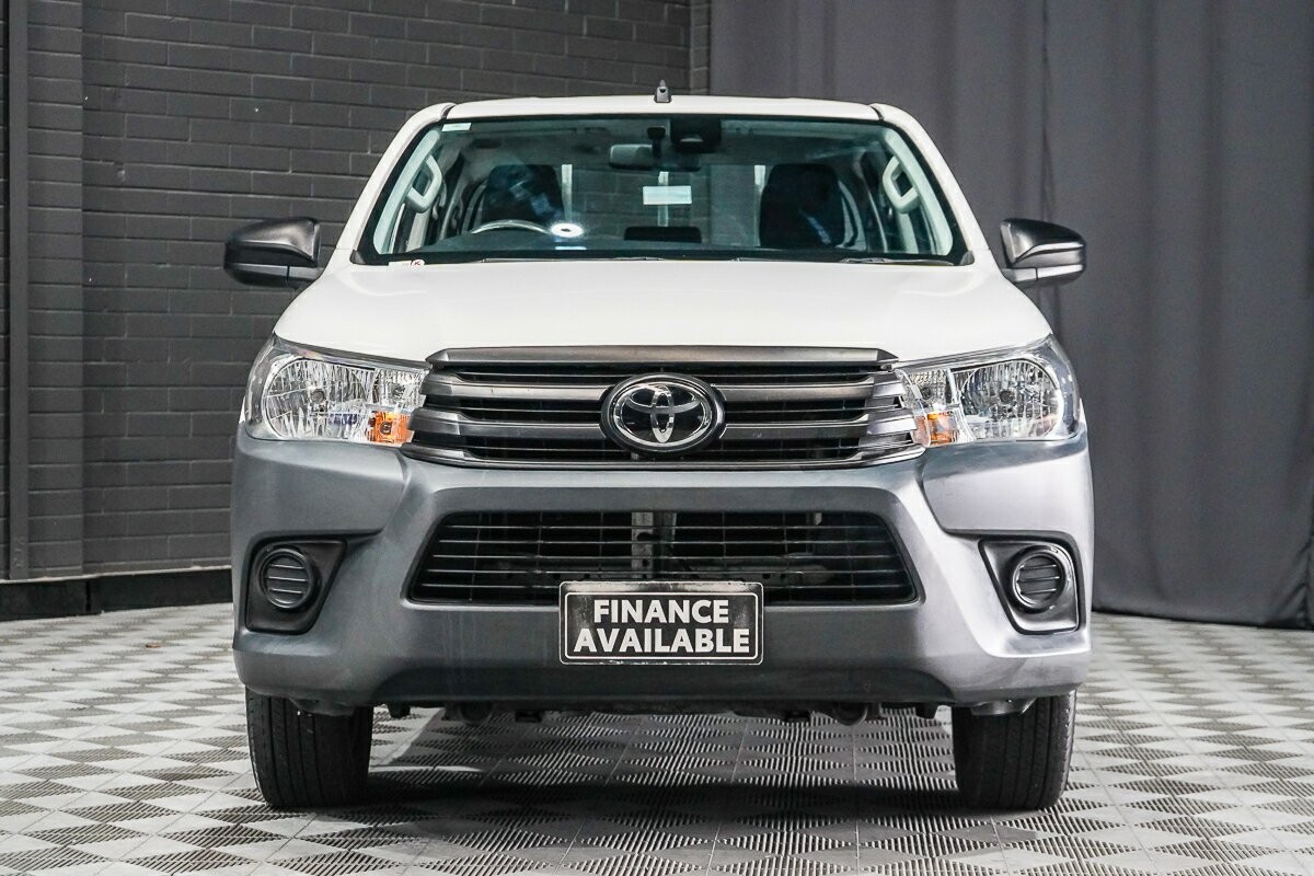 Toyota Hilux image 3