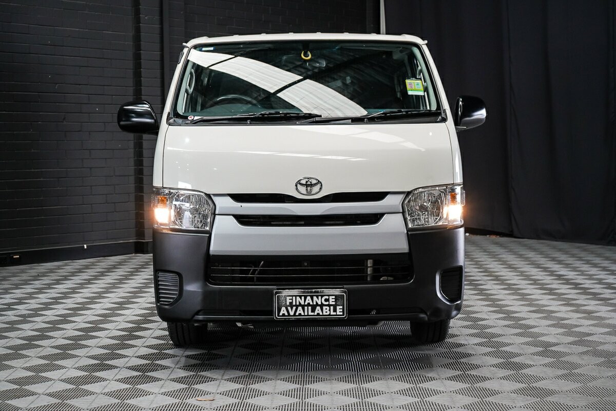 Toyota Hiace image 3