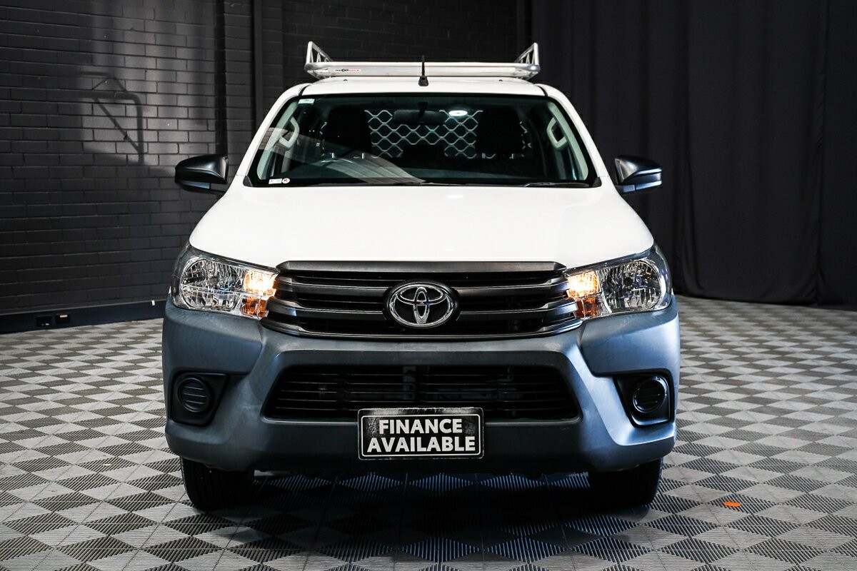 Toyota Hilux image 3