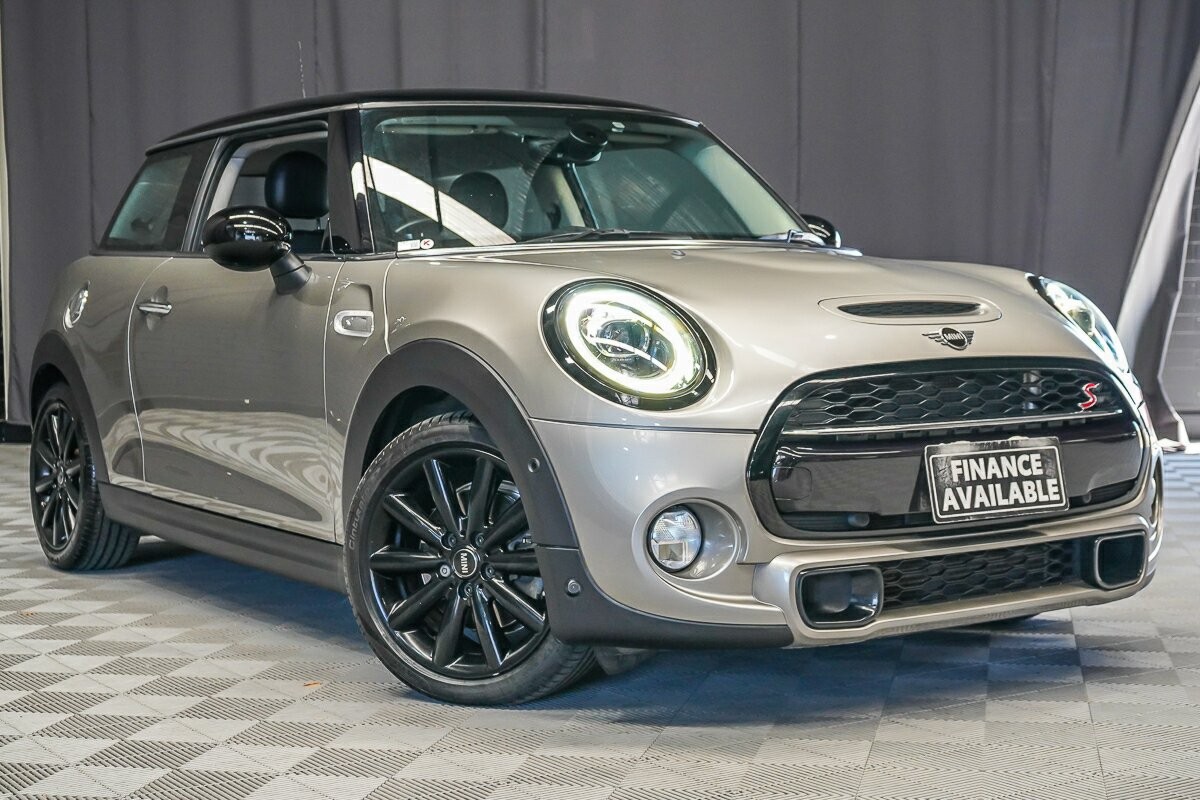 Mini Hatch image 1