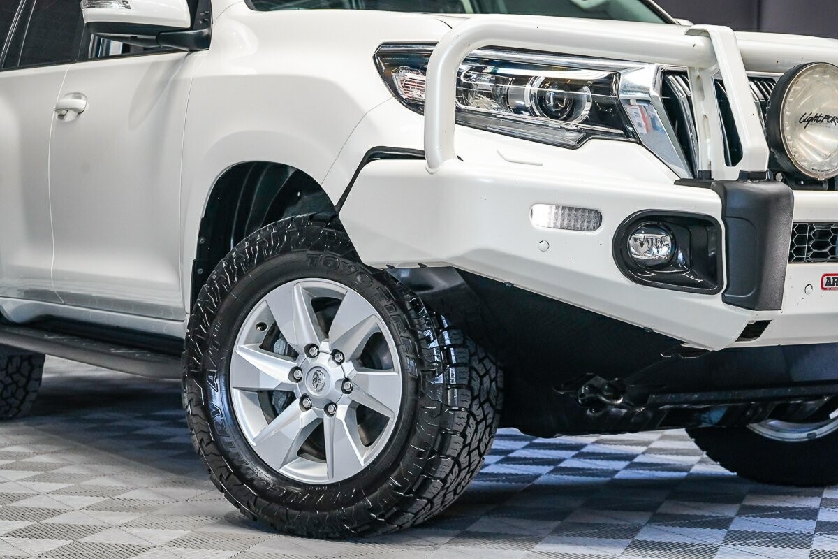 Toyota Landcruiser Prado image 2