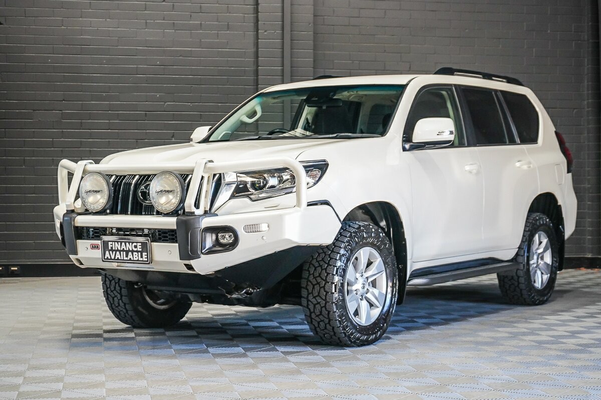 Toyota Landcruiser Prado image 4