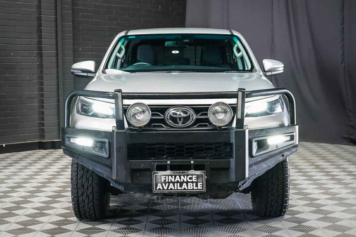 Toyota Fortuner image 3