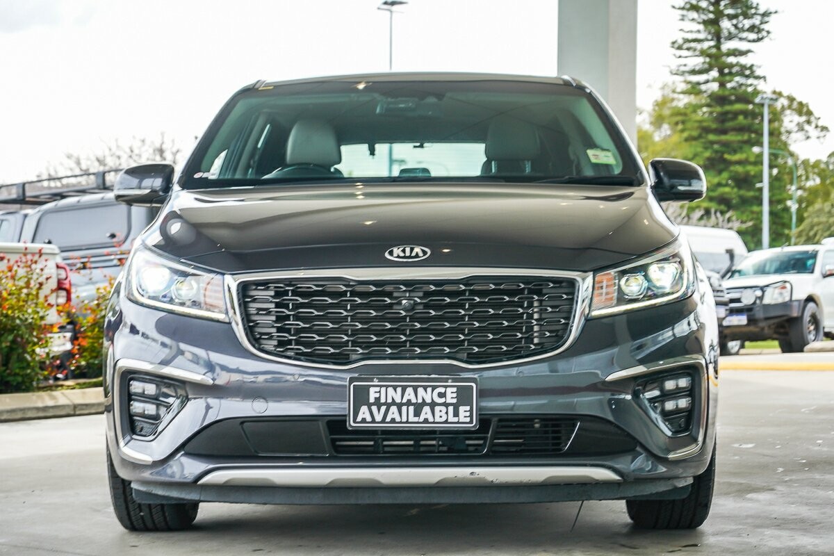 Kia Carnival image 3