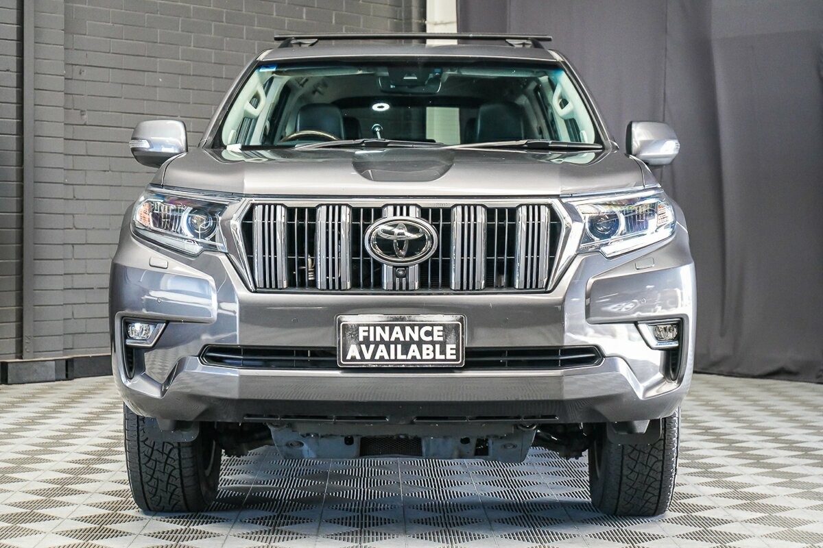 Toyota Landcruiser Prado image 3