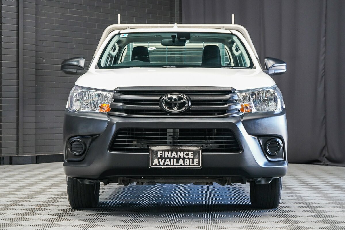 Toyota Hilux image 3