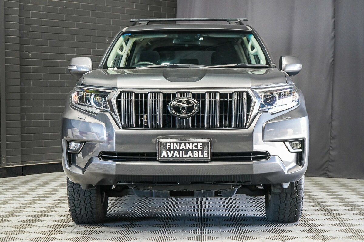 Toyota Landcruiser Prado image 3