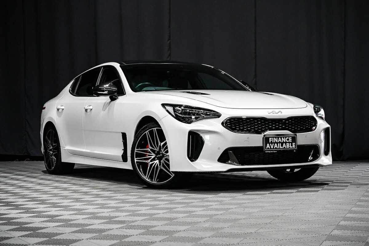 Kia Stinger image 1