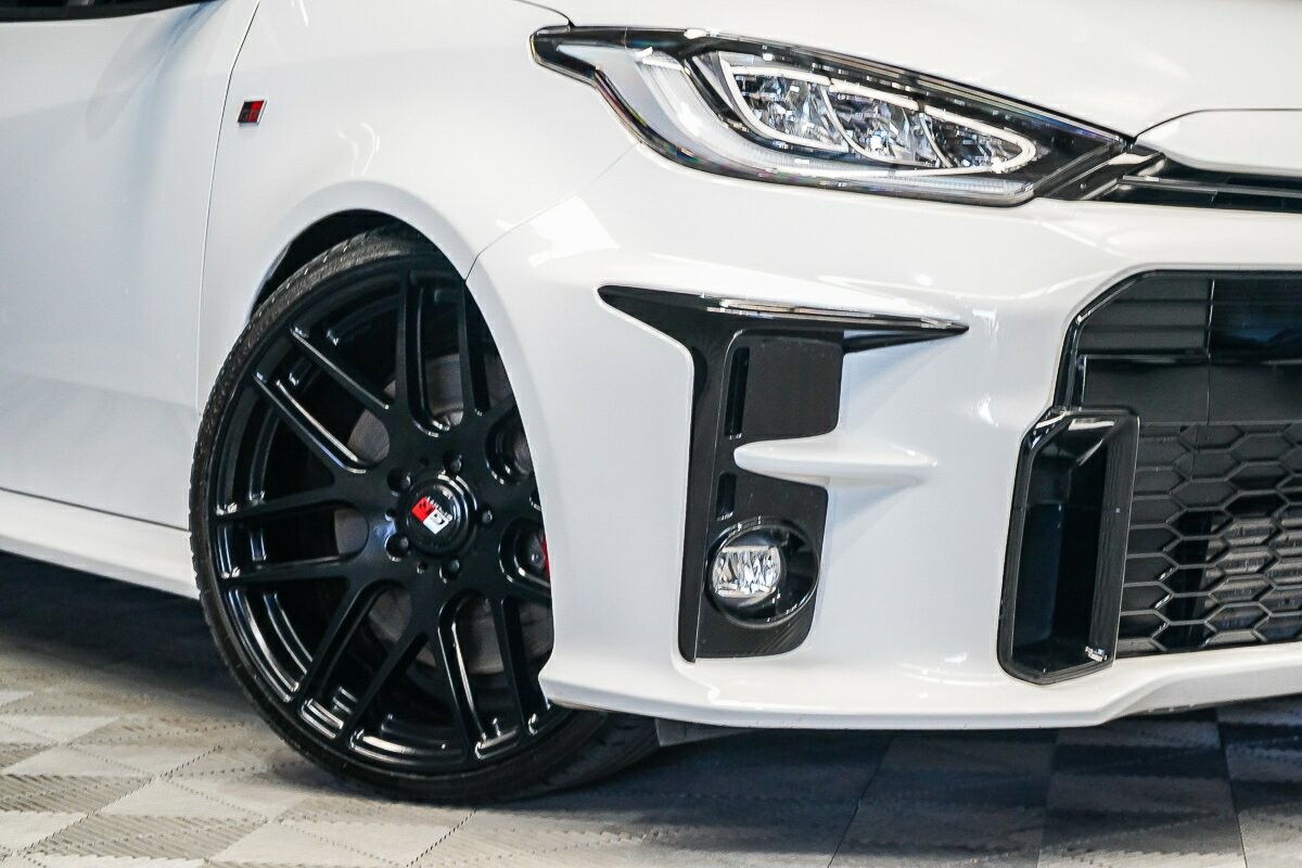 Toyota Yaris image 2
