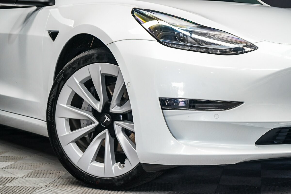 Tesla Model 3 image 2