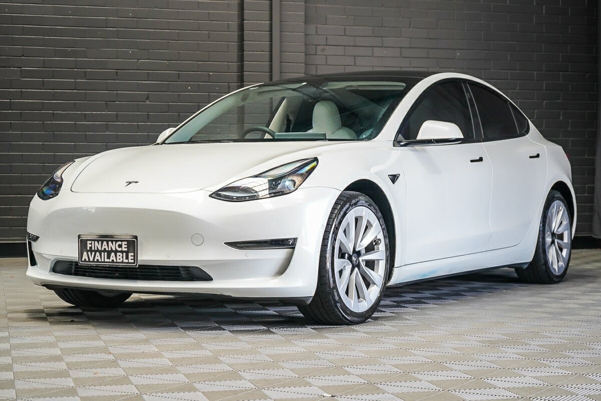 Tesla Model 3 image 4