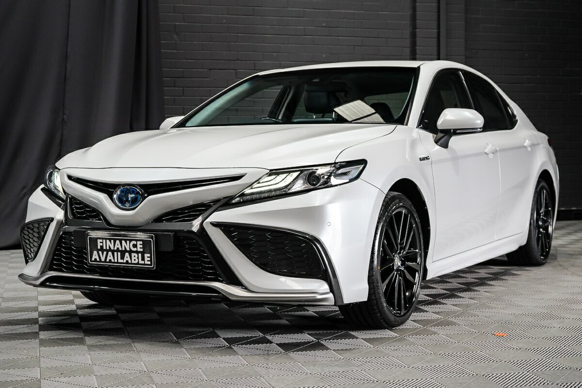 Toyota Camry image 4