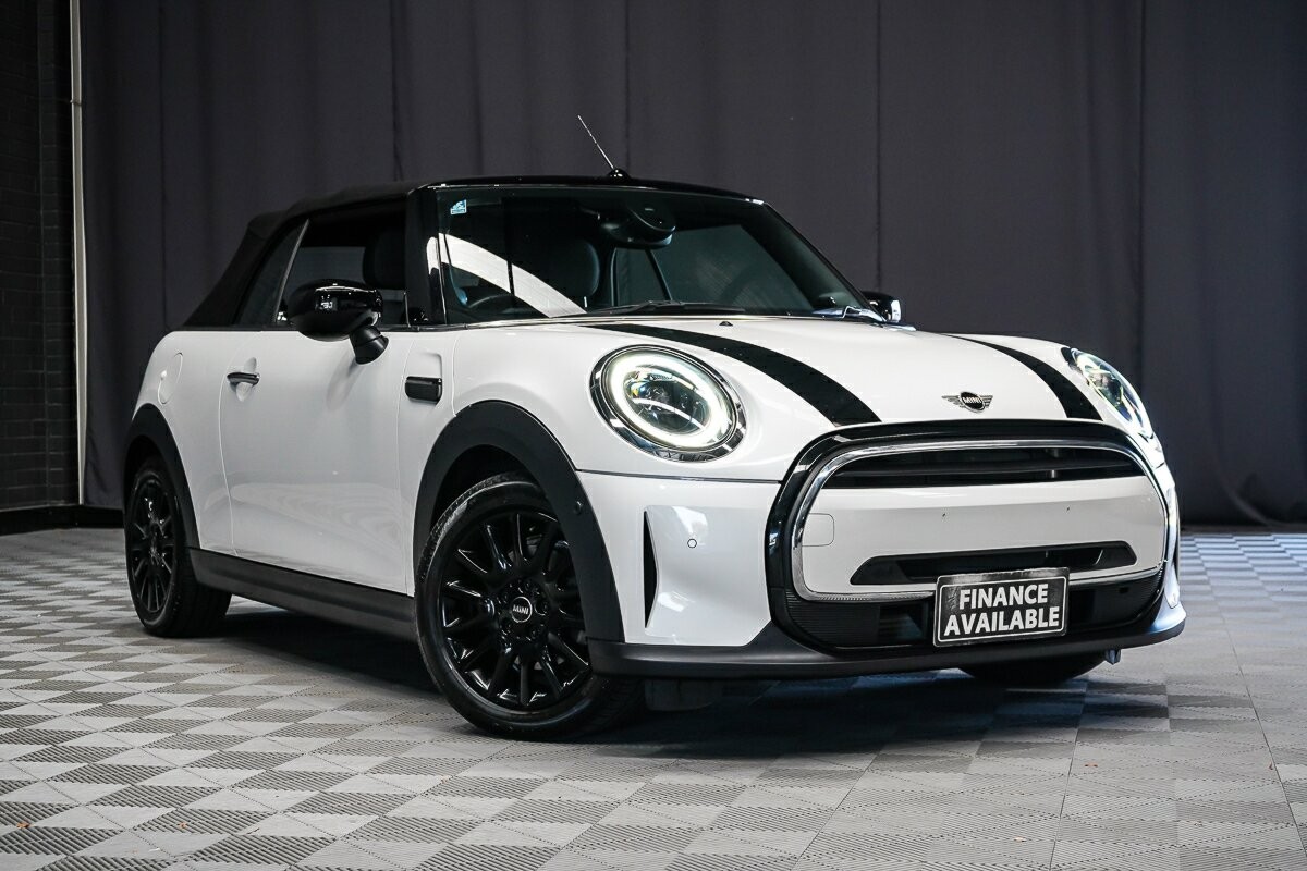 Mini Convertible image 1