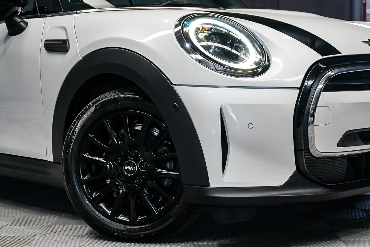 Mini Convertible image 2