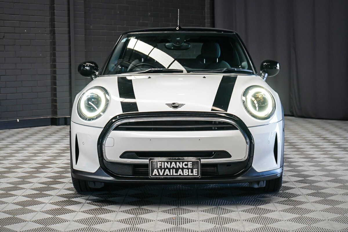 Mini Convertible image 3