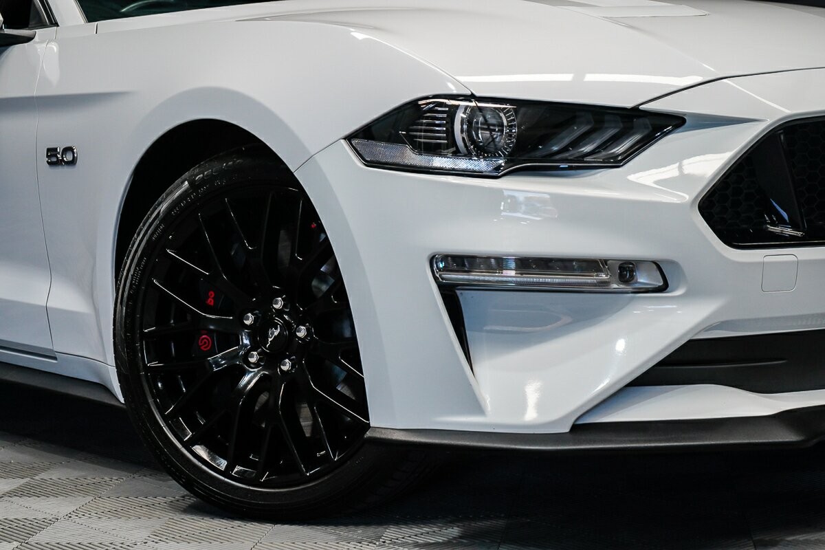 Ford Mustang image 2