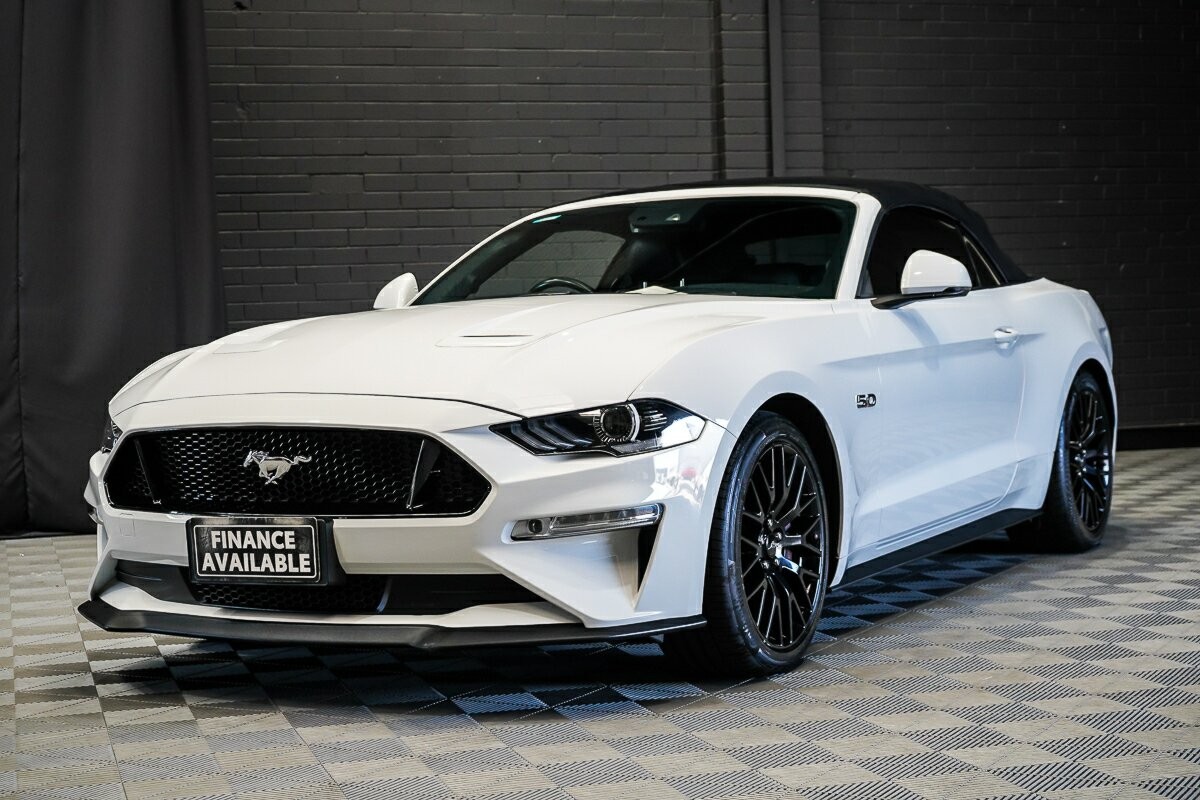 Ford Mustang image 4