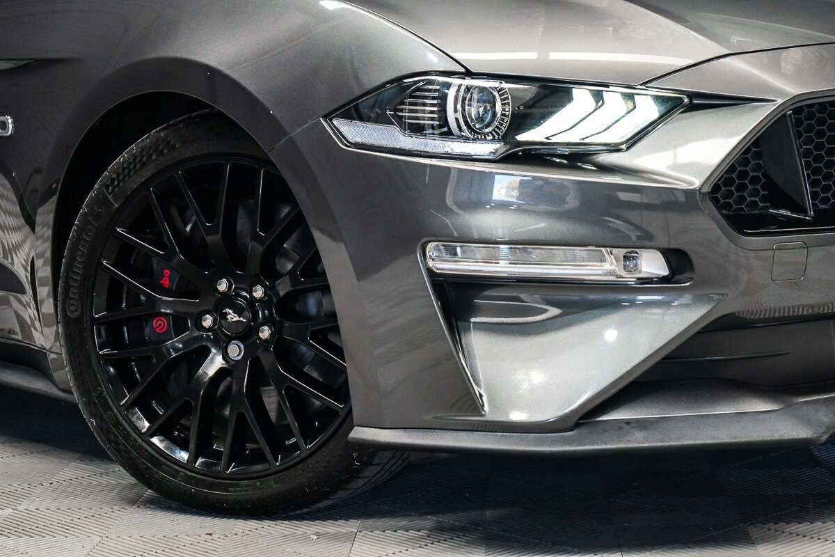 Ford Mustang image 2
