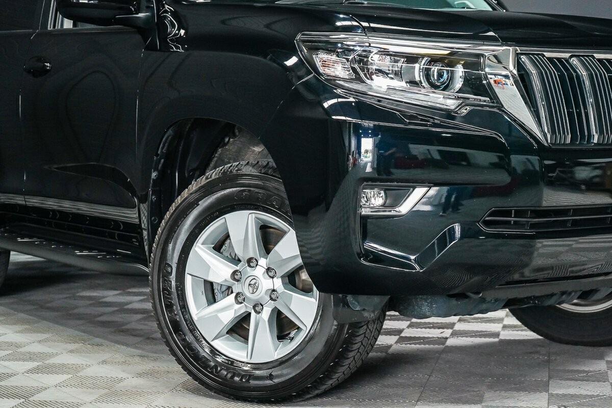 Toyota Landcruiser Prado image 2