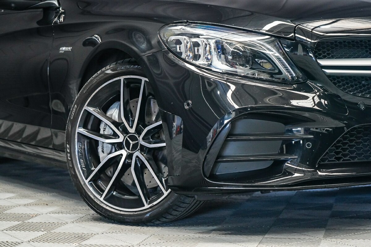 Mercedes Benz C-class image 2