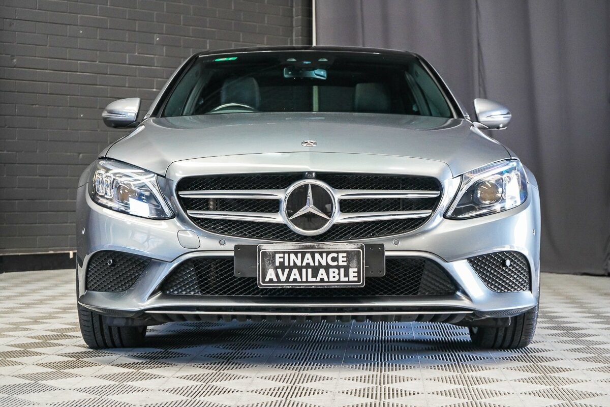Mercedes Benz C-class image 3