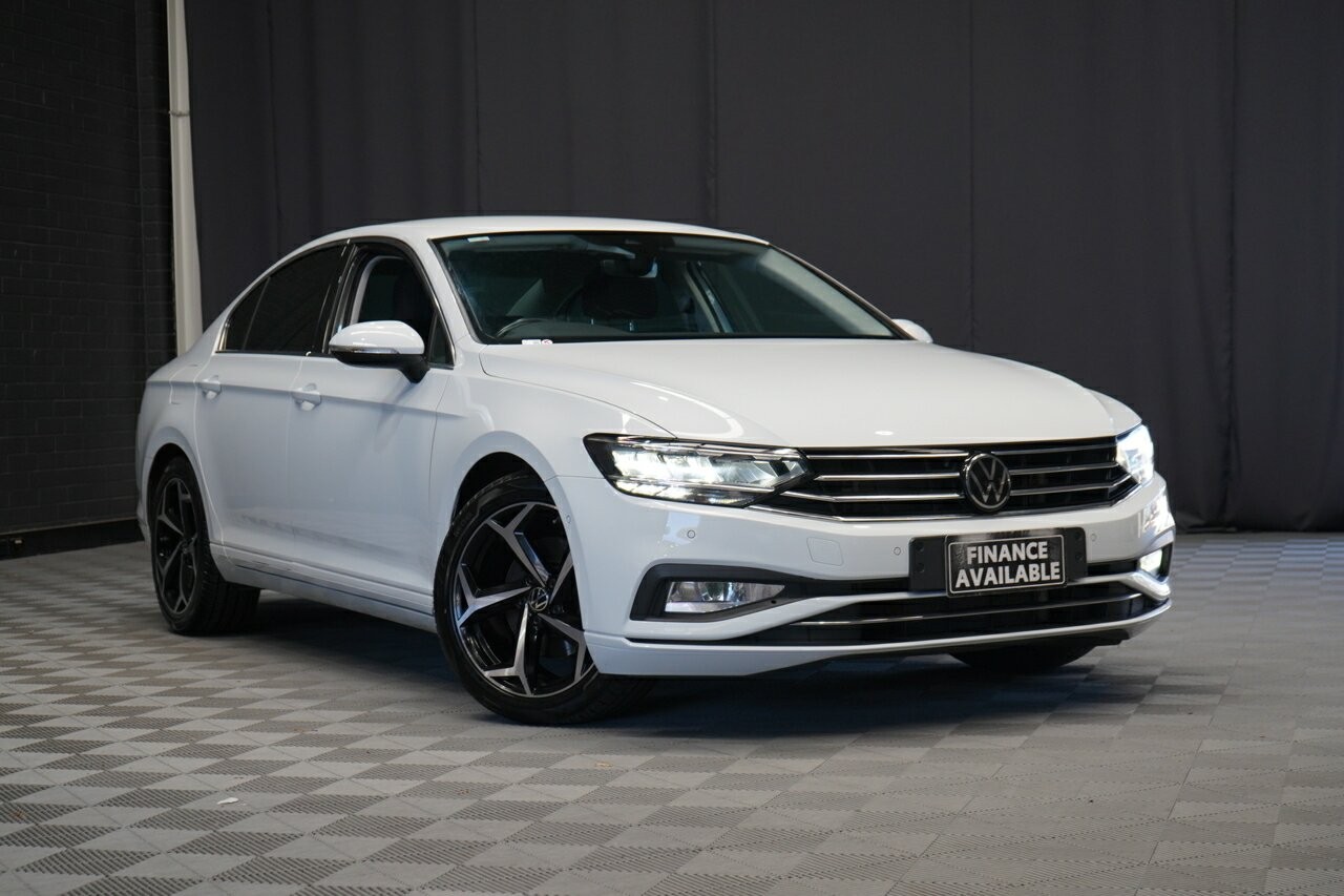 Volkswagen Passat image 1