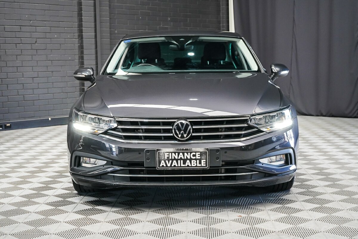 Volkswagen Passat image 3