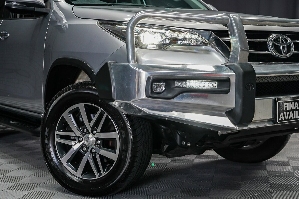 Toyota Fortuner image 2