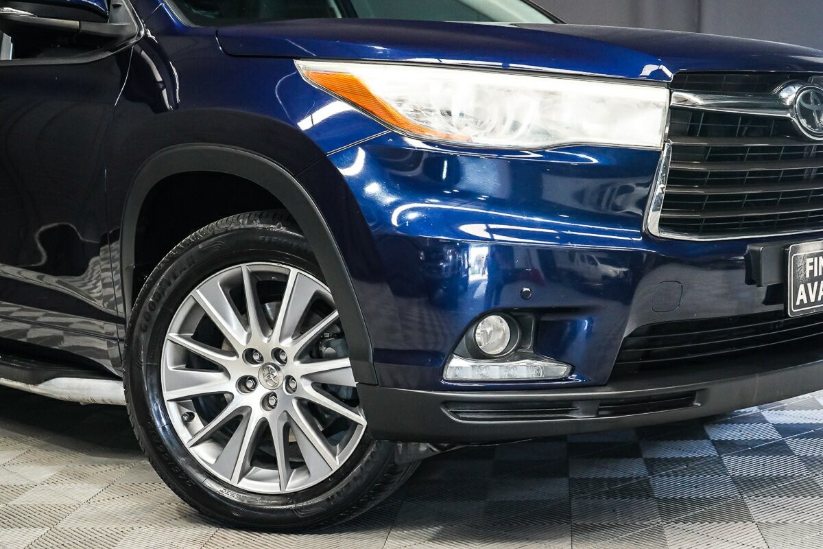 Toyota Kluger image 2