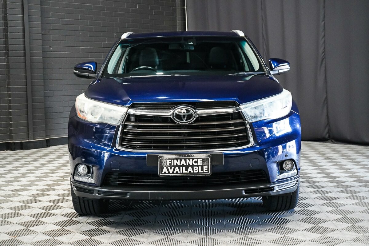 Toyota Kluger image 3