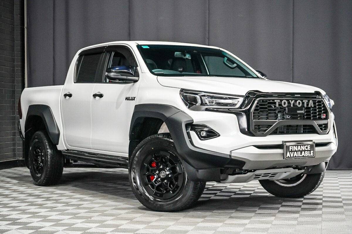 Toyota Hilux image 1